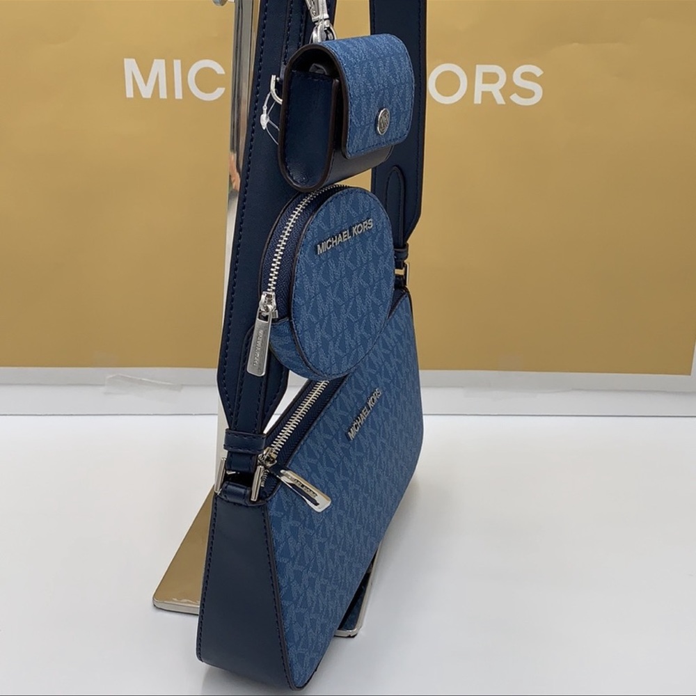 Michael Kors Jet Set Travel Crossbody w Tech Attch - Picture 10 of 16